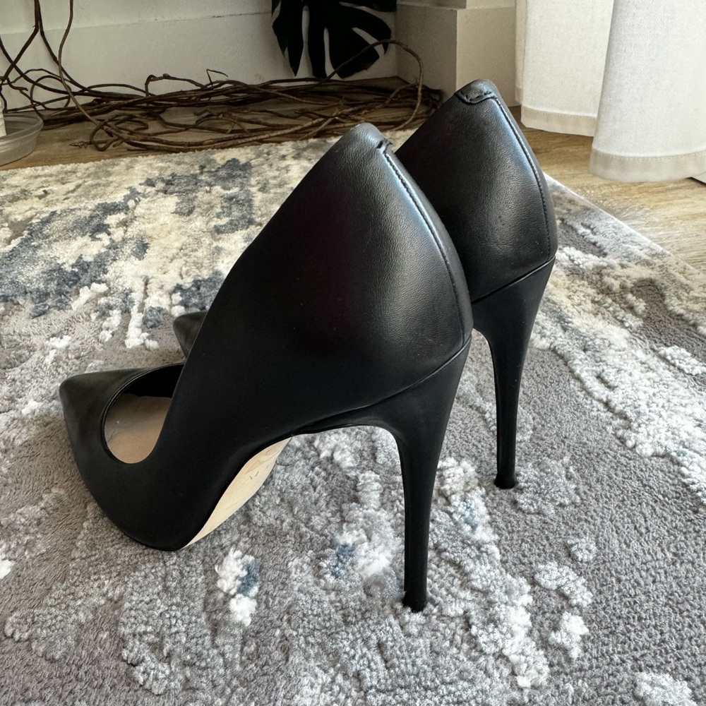 Black Aldo High-heels.